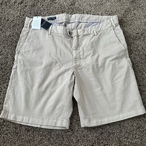 Peter Millar Crown Comfort Shorts Color: Khaki NEW! Size 40 98% cotton